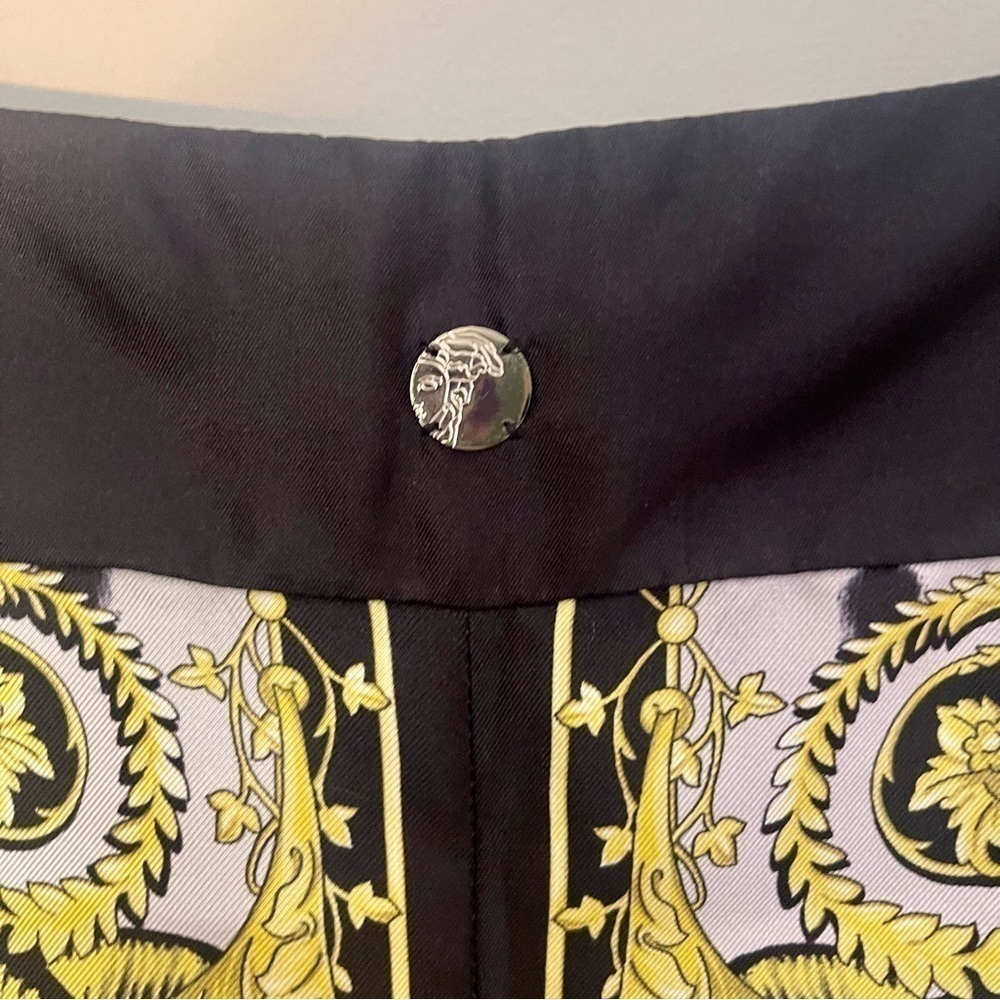Versace - Picture 13 of 16